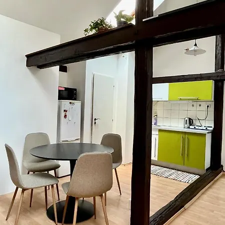 2 Bedrooms Close To Palmovka * Praag