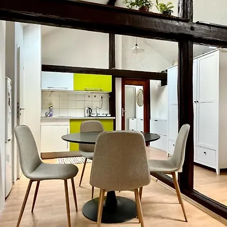 2 Bedrooms Close To Palmovka